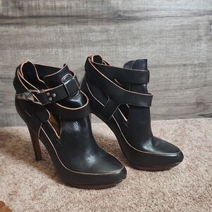 Badgley Mischka Black Leather Stiletto Bootie